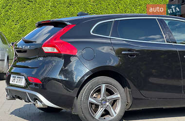 Хэтчбек Volvo V40 2015 в 