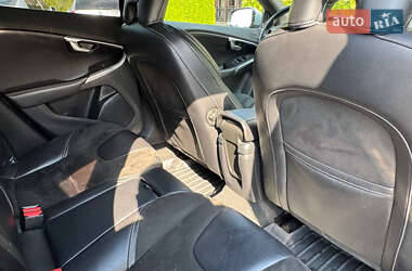 Хэтчбек Volvo V40 2015 в 