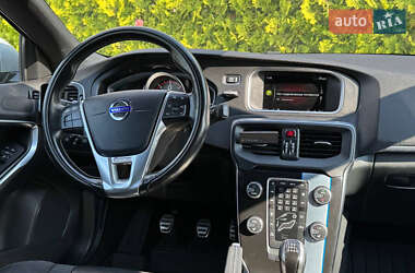 Хэтчбек Volvo V40 2015 в 