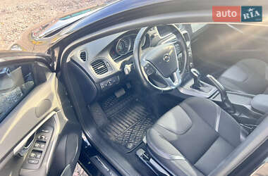 Хэтчбек Volvo V40 2019 в 