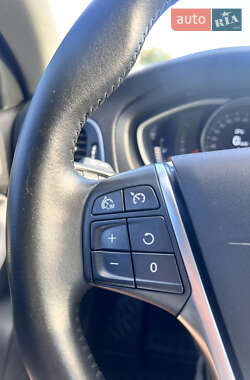 Хэтчбек Volvo V40 2019 в 