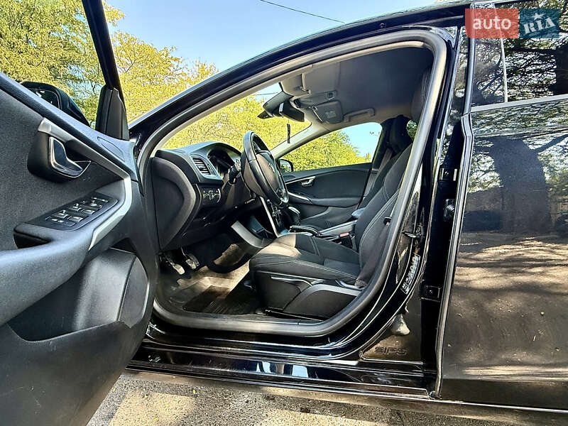 Хэтчбек Volvo V40 2013 в Одессе