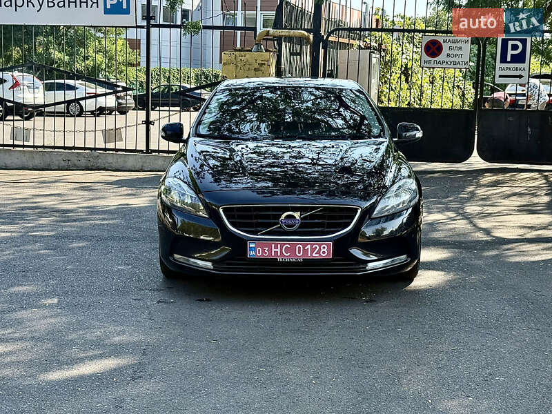 Хэтчбек Volvo V40 2013 в Одессе