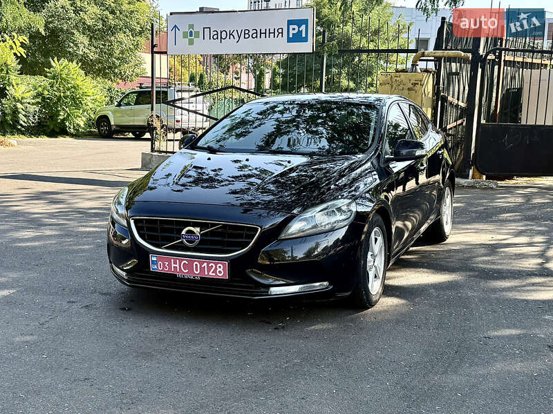 Хэтчбек Volvo V40 2013 в Одессе