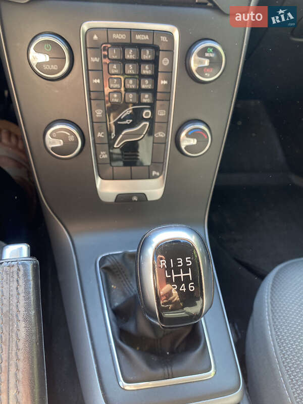 Хэтчбек Volvo V40 2014 в Белой Церкви