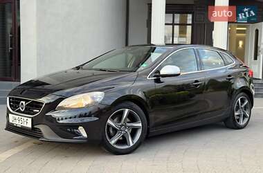 Хэтчбек Volvo V40 2014 в 