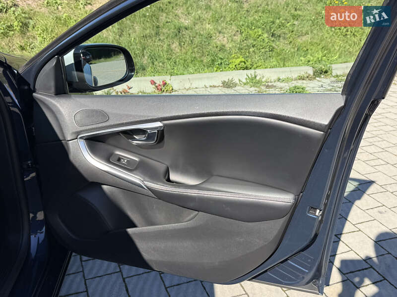 Хэтчбек Volvo V40 2014 в Стрые