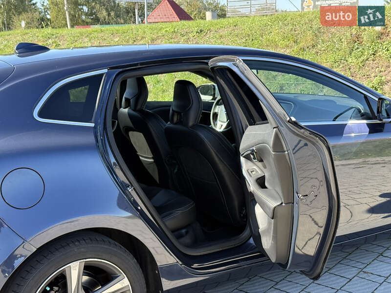 Хэтчбек Volvo V40 2014 в Стрые