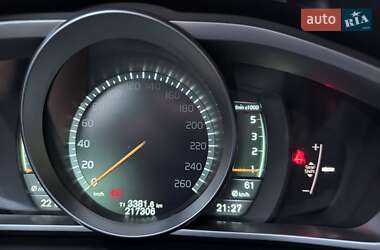 Хэтчбек Volvo V40 2014 в 