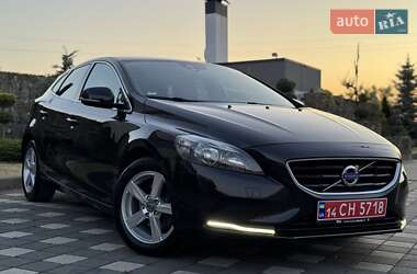 Хэтчбек Volvo V40 2014 в 