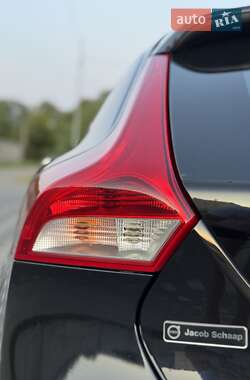 Хэтчбек Volvo V40 2014 в 