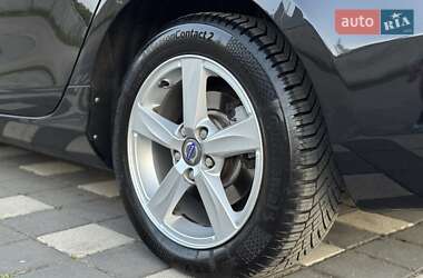 Хэтчбек Volvo V40 2014 в 