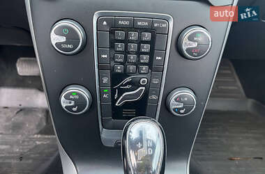 Хэтчбек Volvo V40 2013 в 