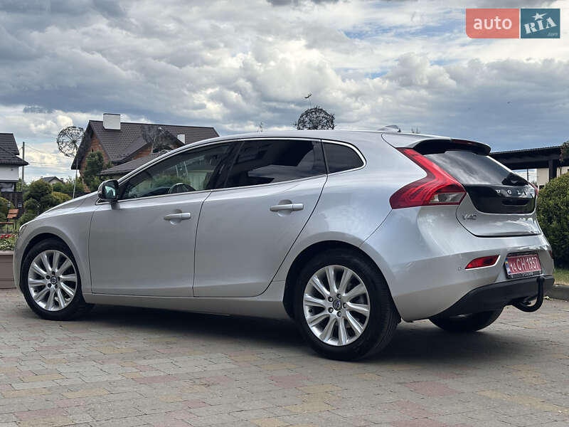 Хэтчбек Volvo V40 2014 в Стрые