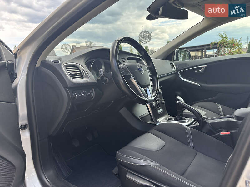 Хэтчбек Volvo V40 2014 в Стрые
