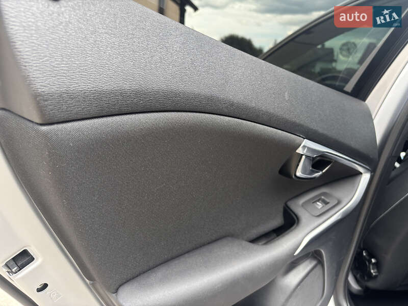 Хэтчбек Volvo V40 2014 в Стрые