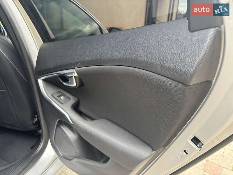 Хэтчбек Volvo V40 2014 в Стрые