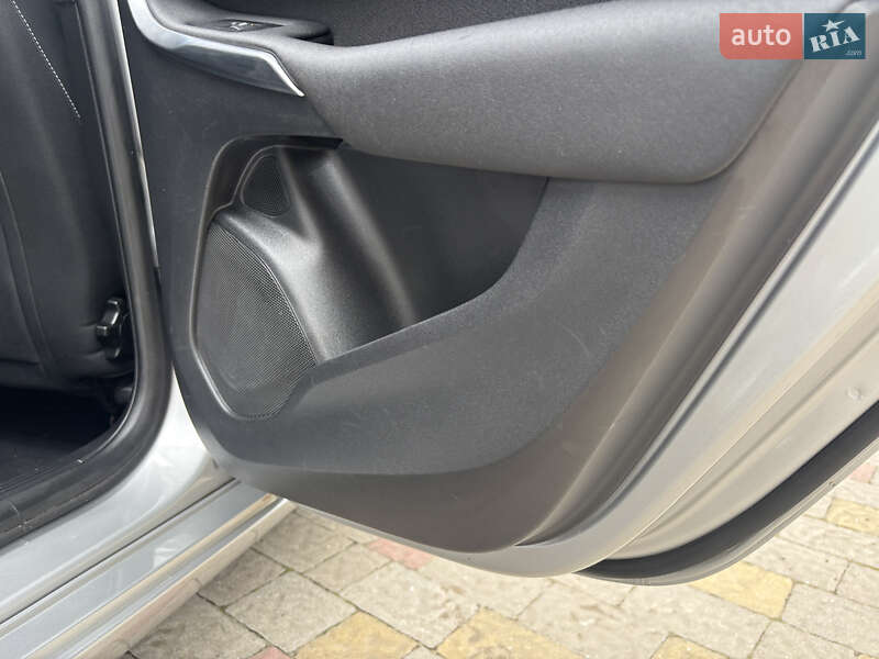 Хэтчбек Volvo V40 2014 в Стрые