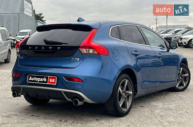Хэтчбек Volvo V40 2017 в 