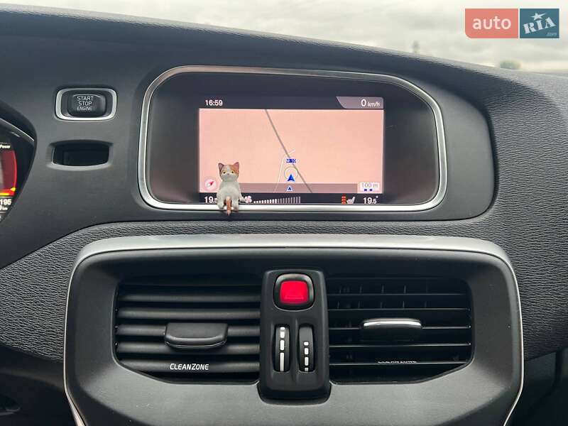 Хэтчбек Volvo V40 2017 в Львове фото 25 Хэтчбек Volvo V40 2017 в Львове