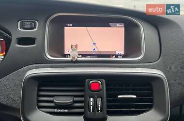 Хэтчбек Volvo V40 2017 в 