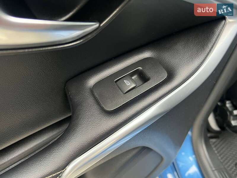 Хэтчбек Volvo V40 2017 в Львове фото 31 Хэтчбек Volvo V40 2017 в Львове