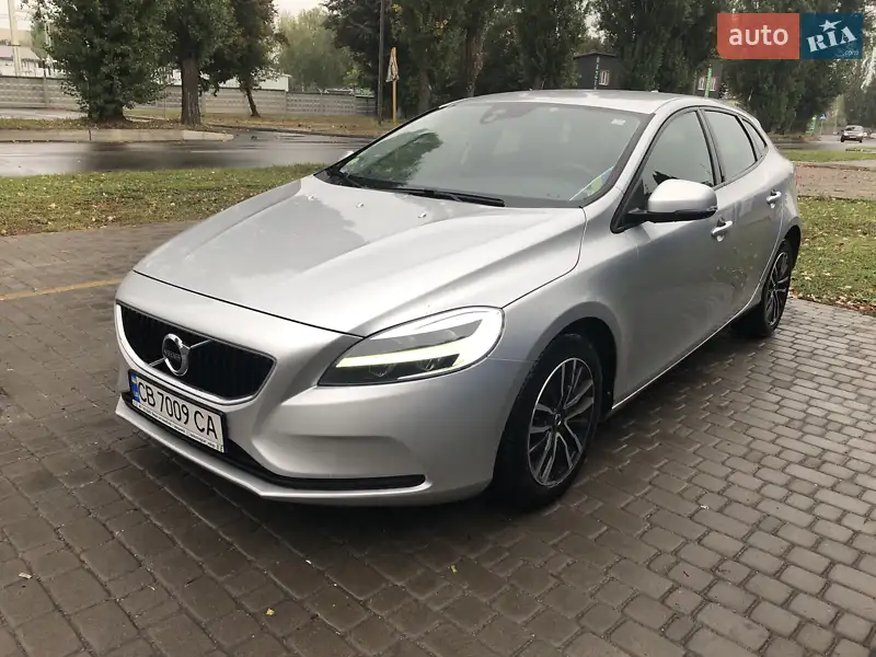 Volvo V40 2017