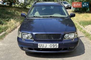 Универсал Volvo V40 2004 в Киеве