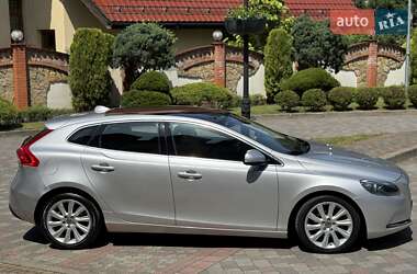 Хэтчбек Volvo V40 2013 в 