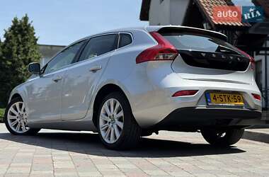 Хэтчбек Volvo V40 2013 в 