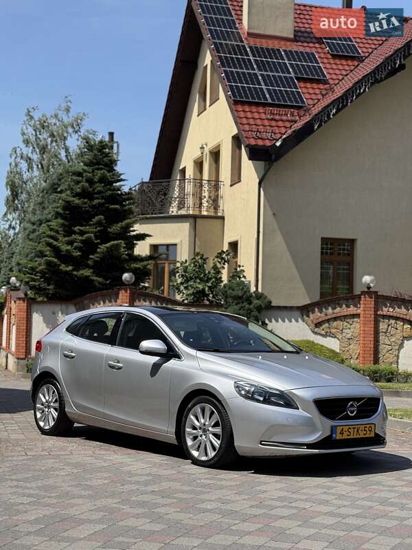 Хэтчбек Volvo V40 2013 в Стрые
