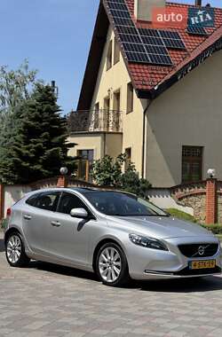 Хэтчбек Volvo V40 2013 в 