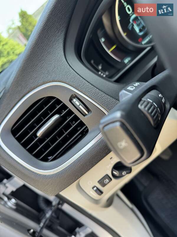 Хэтчбек Volvo V40 2013 в Стрые