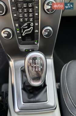 Хэтчбек Volvo V40 2013 в 