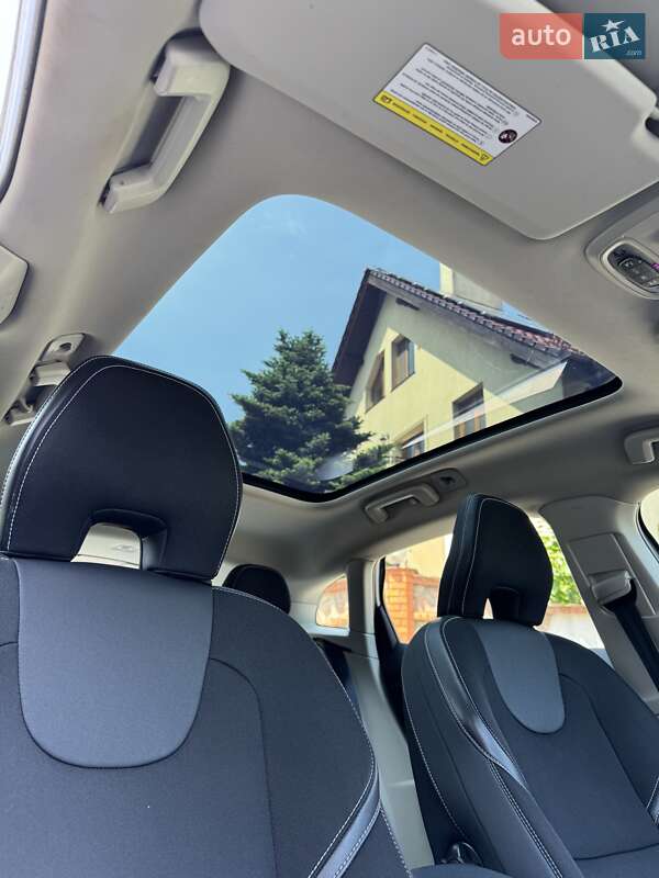 Хэтчбек Volvo V40 2013 в Стрые