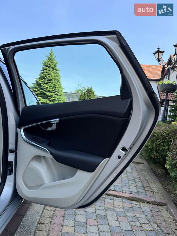 Хэтчбек Volvo V40 2013 в Стрые
