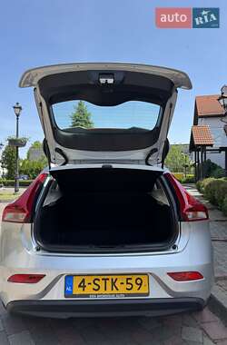Хэтчбек Volvo V40 2013 в 