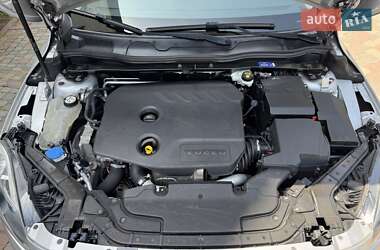 Хэтчбек Volvo V40 2013 в 