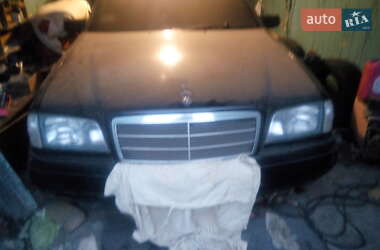 Универсал Volvo V40 1997 в Никополе