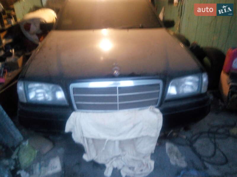 Универсал Volvo V40 1997 в 