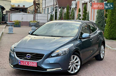Хэтчбек Volvo V40 2013 в 
