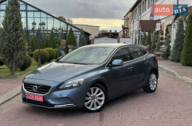 Хэтчбек Volvo V40 2013 в 
