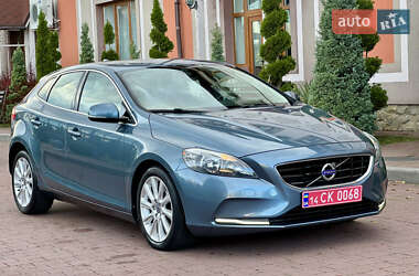 Хэтчбек Volvo V40 2013 в 