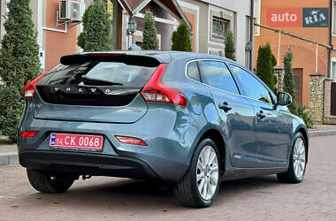 Хэтчбек Volvo V40 2013 в 
