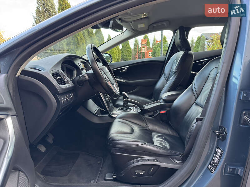 Хэтчбек Volvo V40 2013 в Стрые