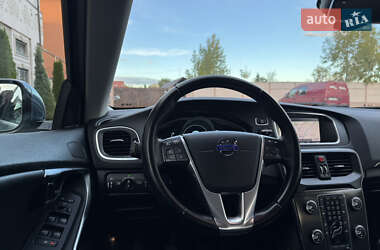 Хэтчбек Volvo V40 2013 в 