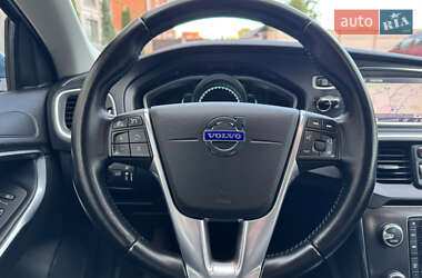 Хэтчбек Volvo V40 2013 в 
