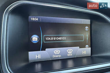Хэтчбек Volvo V40 2013 в 