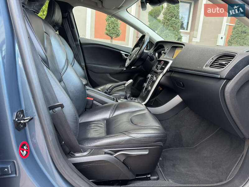 Хэтчбек Volvo V40 2013 в Стрые
