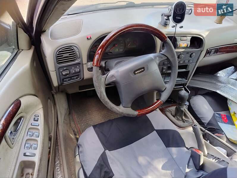 Универсал Volvo V40 2000 в Павлограде